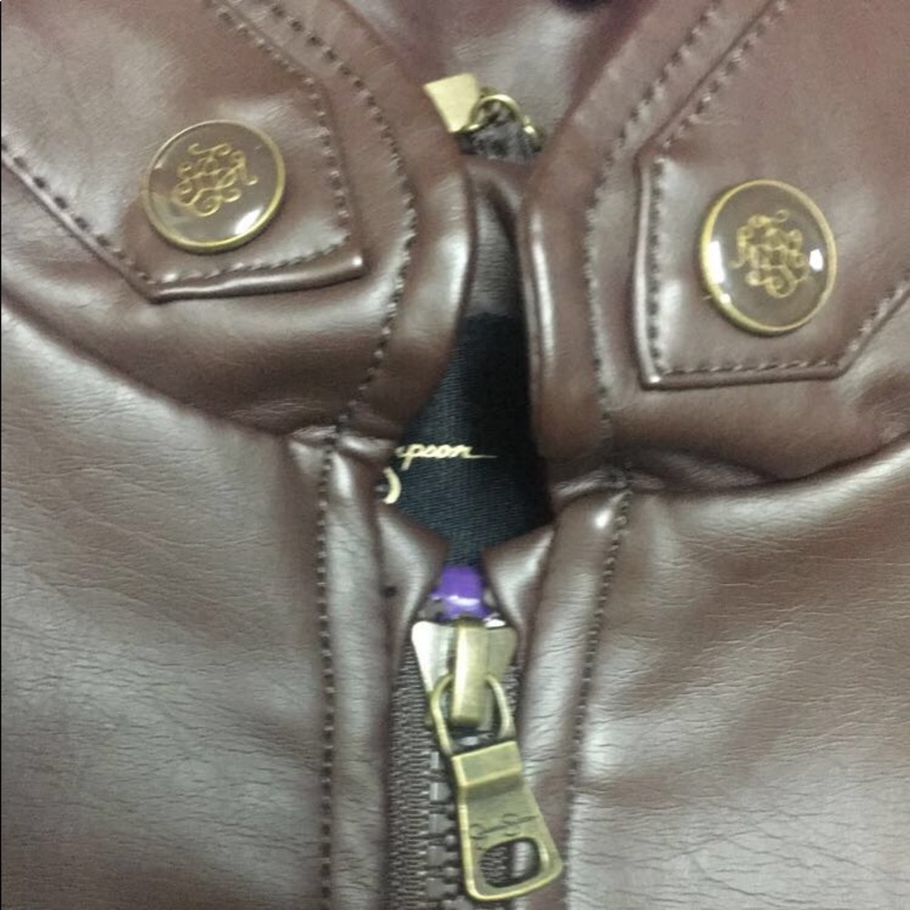 Jacket 🧥 - Picture 3 of 6
